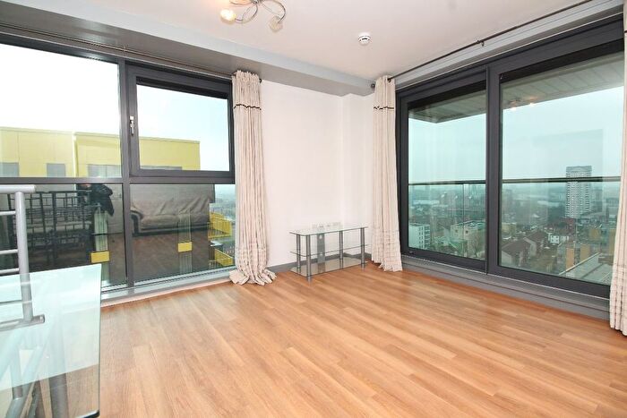 2 Bedroom Flat To Rent In Millharbour, Canary Wharf, London, E14