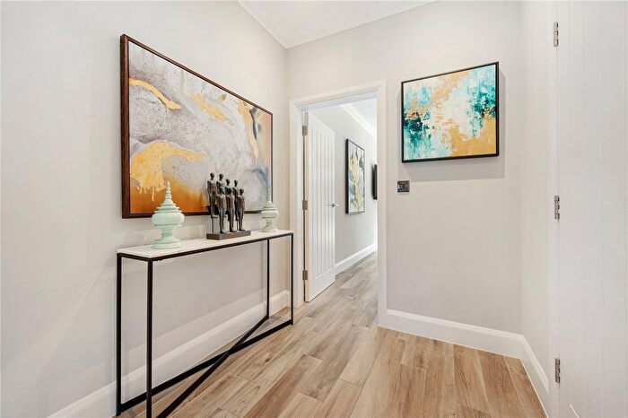 5 Bedroom Semi-Detached House To Rent In Courtside Close, Cheadle, Greater Manchester, SK8