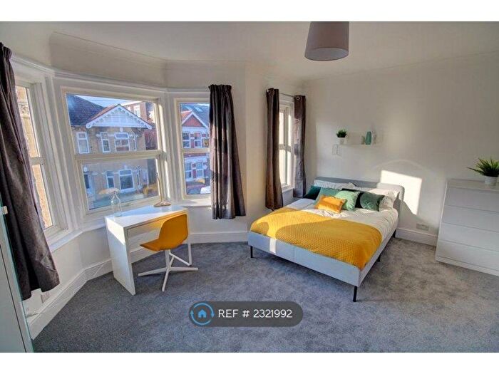 5 Bedroom Semi-Detached House To Rent In Coventry Road, Southampton, SO15