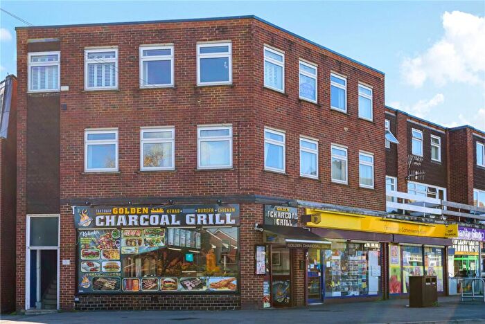 2 Bedroom Maisonette To Rent In Farncombe Street, Godalming, Surrey, GU7