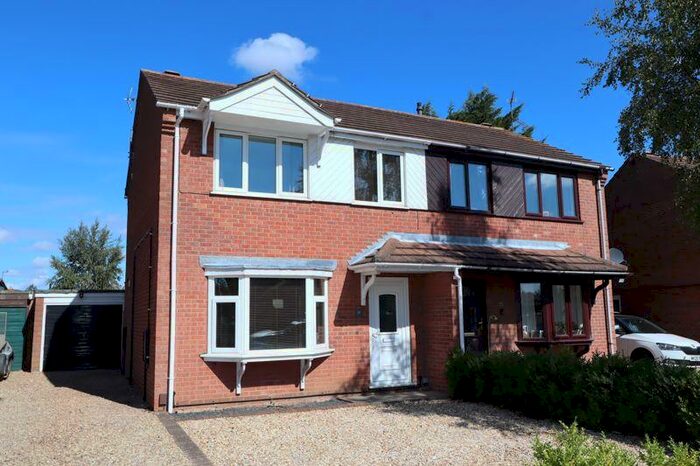 3 Bedroom Semi-Detached House To Rent In Hibaldstow Road, Lincoln, LN6