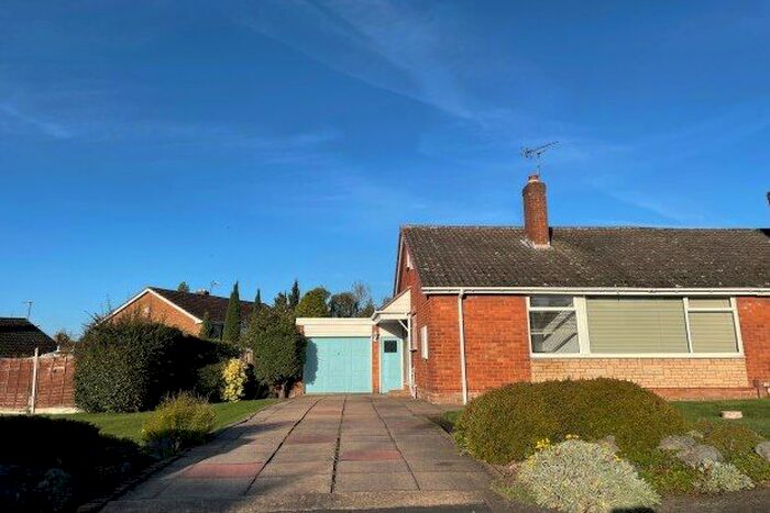 3 Bedroom Bungalow To Rent In Argyle Close, Walsall, WS4