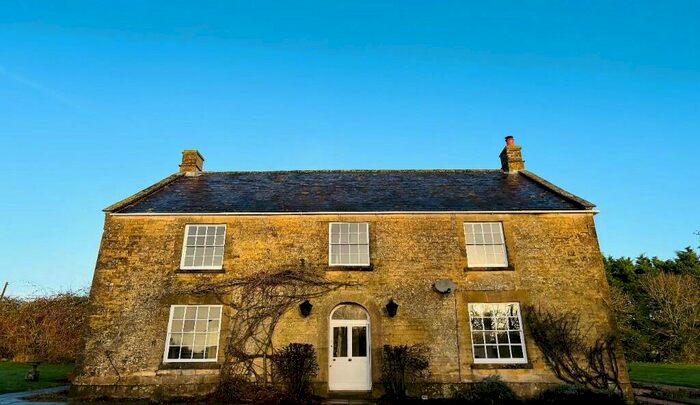 5 Bedroom Detached House To Rent In Mile Elm, Calne, SN11