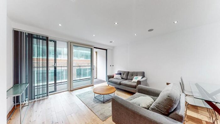 2 Bedroom Apartment To Rent In Pear Tree Street, EC1V