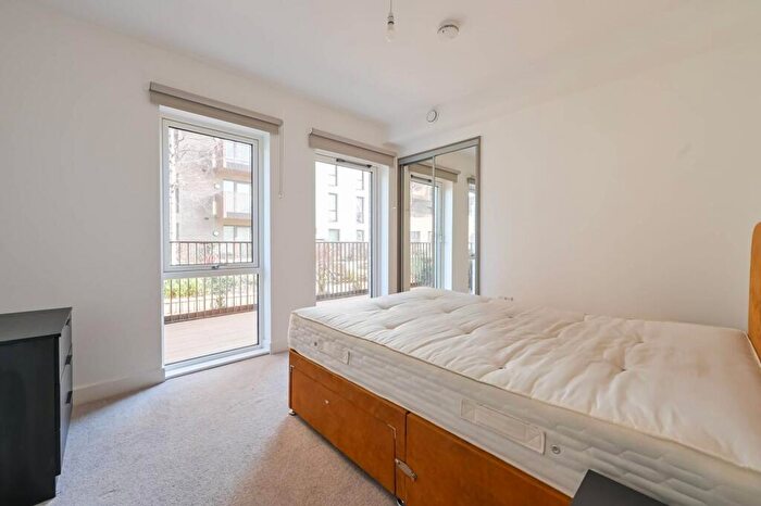 3 Bedroom Flat To Rent In Adlay Apartments, Silvertown, London, E16