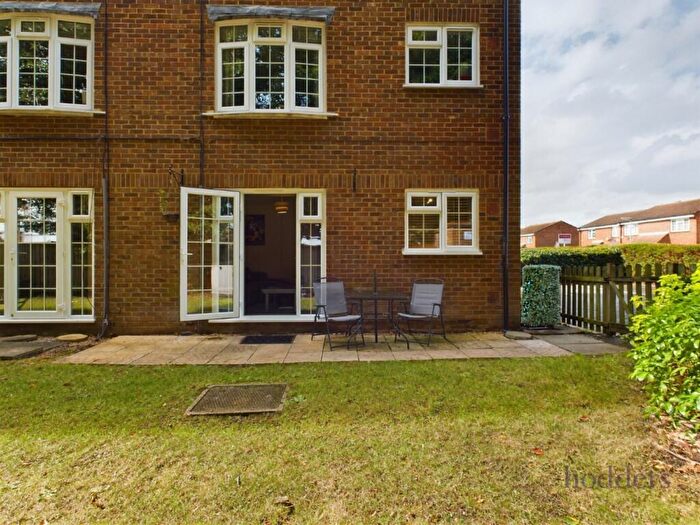 1 Bedroom Apartment To Rent In Chertsey, Surrey, KT16