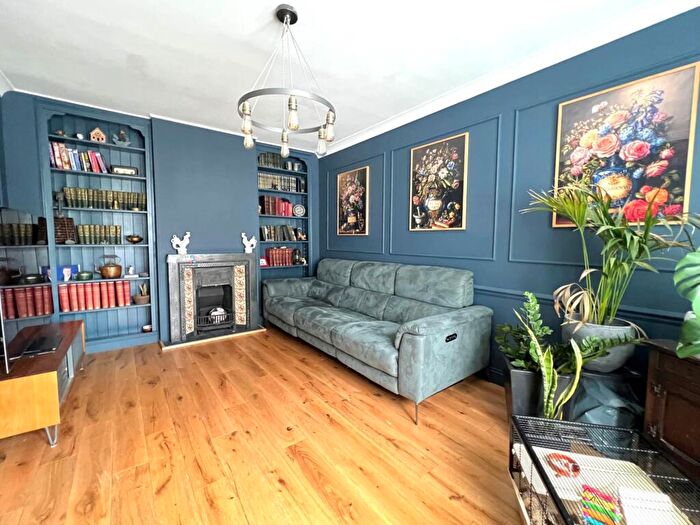3 Bedroom House For Sale In Cookhill Road, London ** Video & D Floorplan Available **, SE2