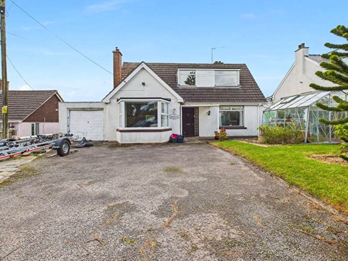 3 Bedroom Property For Sale In New Hedges, Tenby, SA70