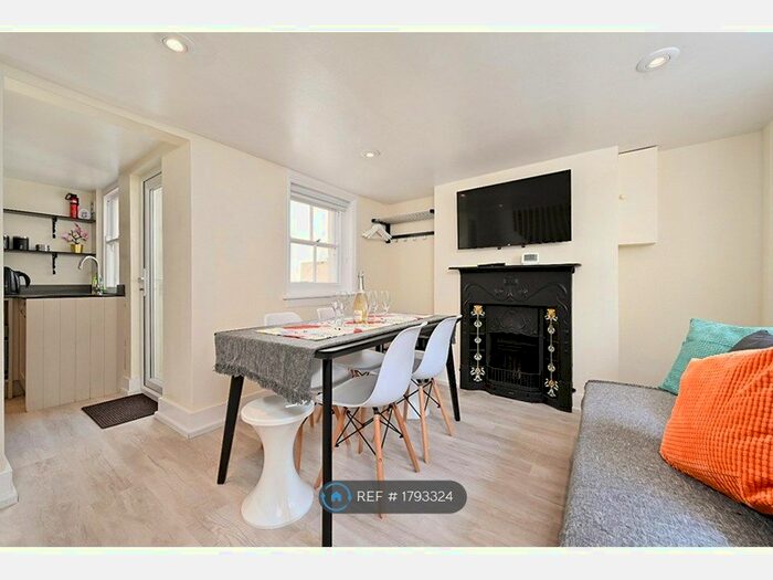 2 Bedroom End Of Terrace House To Rent In Castle Street, Brighton, BN1