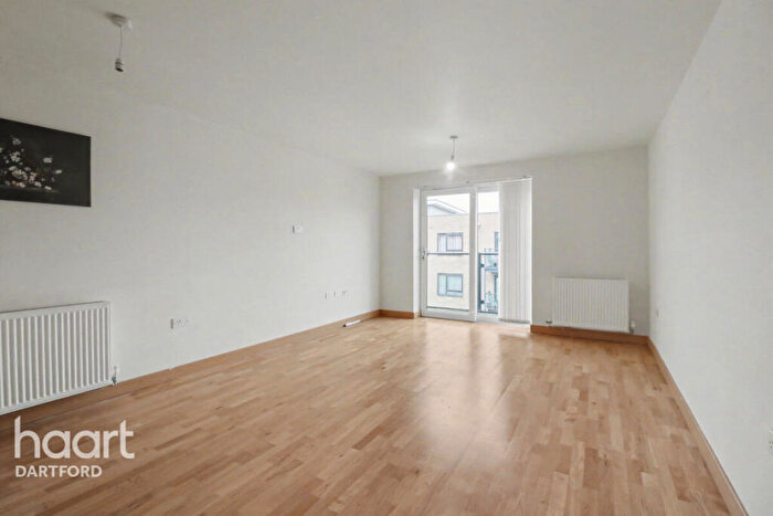 2 Bedroom Apartment For Sale In Creek Mill Way, Dartford, DA1