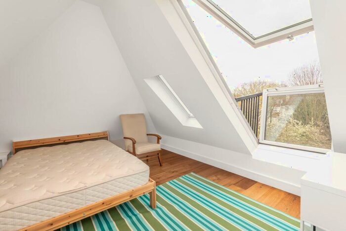 3 Bedroom Flat To Rent In Finchley Road, Hampstead, London, NW3