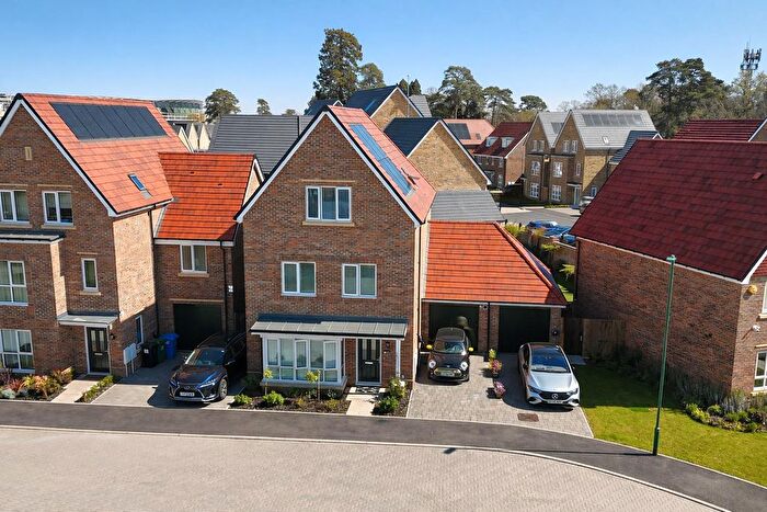 4 Bedroom Semi Detached House For Sale In Fleming Close, Ascot, SL5