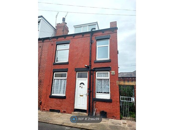 2 Bedroom Terraced House To Rent In Barkly Place, Leeds, LS11