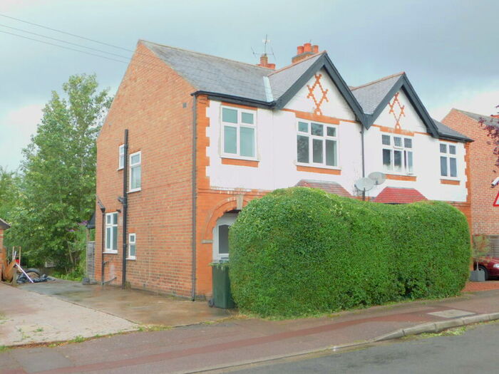 3 Bedroom Semi-Detached House To Rent In Seymour Road, West Bridgford, NG2