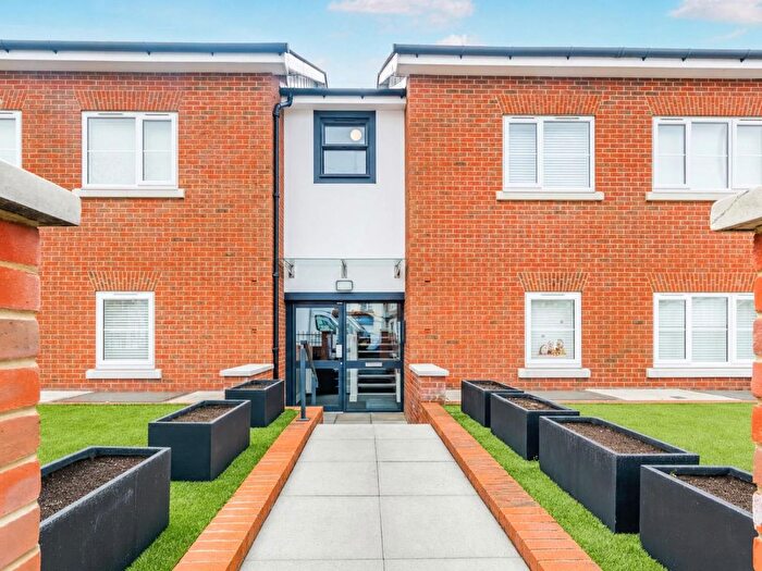 1 Bedroom Flat To Rent In Fullerton Road, Addiscombe, Croydon, CR0