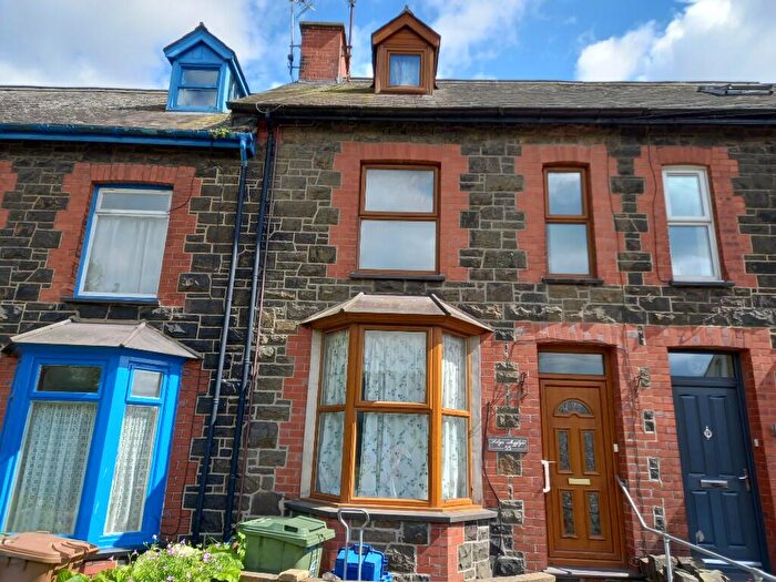 3 Bedroom Terraced House For Sale In Bangor, Gwynedd, LL57