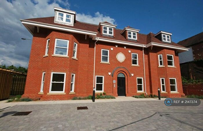 2 Bedroom Flat To Rent In Ashmere Avenue, Beckenham, BR3