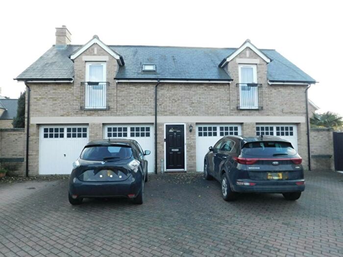 2 Bedroom Coach House To Rent In Paxton Drive, Fairfield, Hitchin, SG5