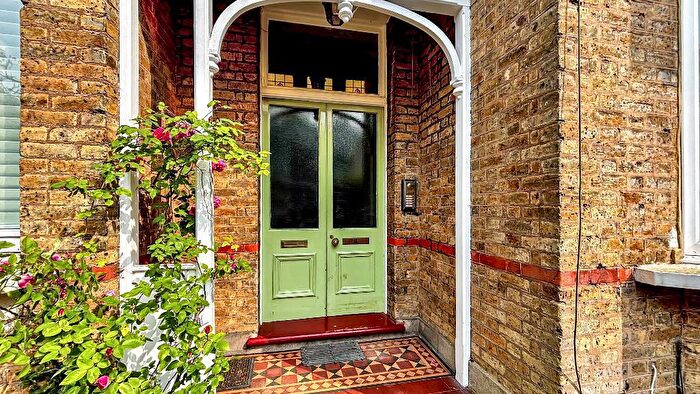 2 Bedroom Flat To Rent In Campden Road, South Croydon, CR2