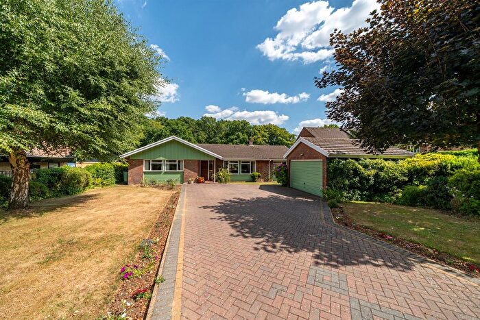 4 Bedroom Detached Bungalow For Sale In Woodland Rise, Studham, LU6