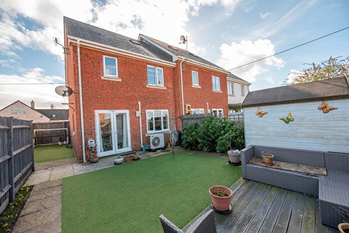 3 Bedroom End Terrace House For Sale In Island Road, Upstreet, CT3