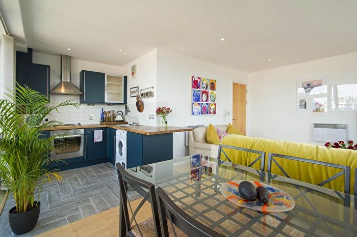 2 Bedroom Apartment To Rent In **£pppw Excluding Bills** Cranbrook House, Nottingham, NG1