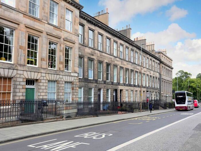 4 Bedroom Flat To Rent In Leopold Place, Edinburgh, EH7