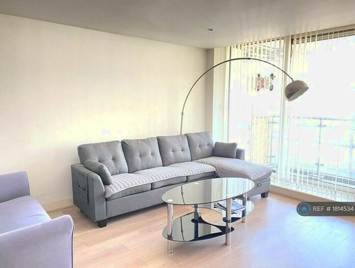 2 Bedroom Flat To Rent In Basin Approach, London, E16