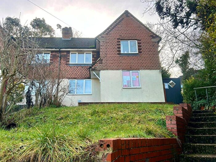 3 Bedroom House For Sale In Vernon Way, Guildford, Surrey, GU2