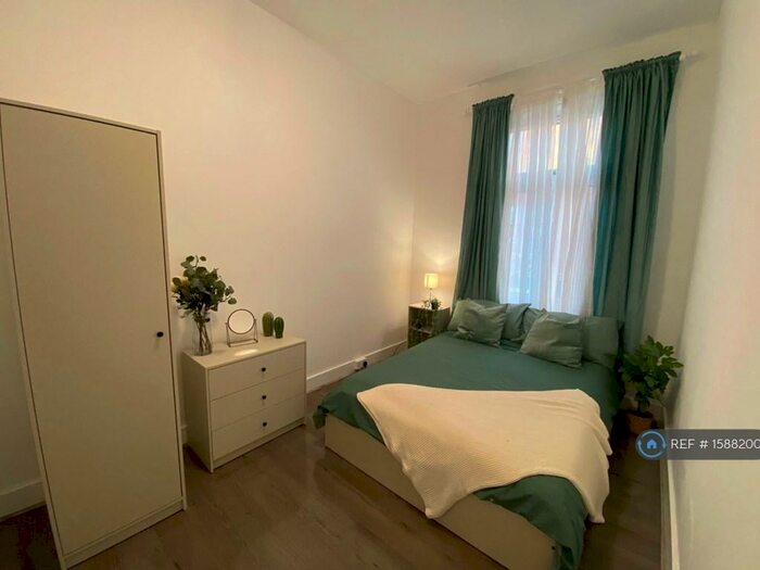 2 Bedroom Flat To Rent In Barking Road, Canning Town, E16