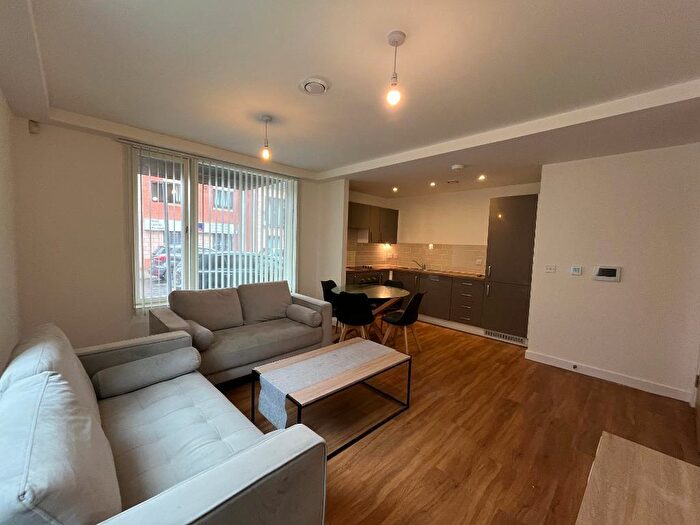 2 Bedroom Apartment To Rent In Stretford Road, Manchester, M15