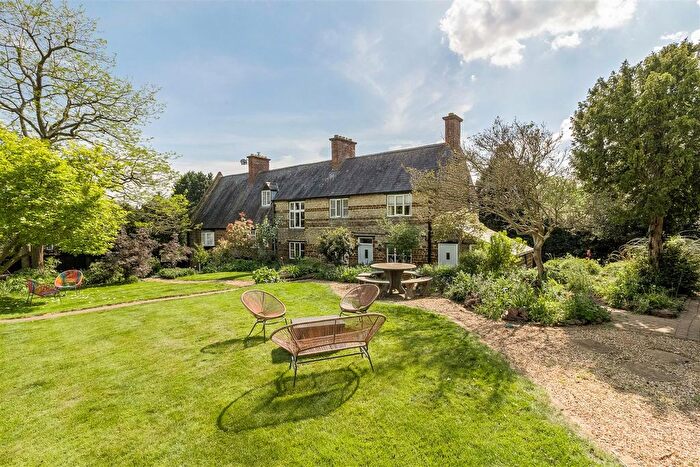 6 Bedroom Property For Sale In Church Street, Finedon, NN9