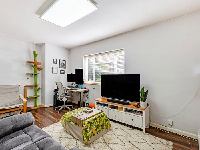 1 Bedroom Flat For Sale In Lessar Avenue, London, SW4