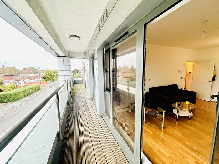 1 Bedroom Flat For Sale In Crownage Court, Sunbury-On-Thames, TW16