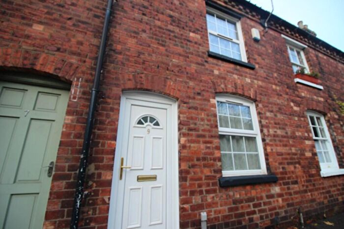 2 Bedroom Terraced House To Rent In Wragby Road, Lincoln, Lincolnshire, LN2
