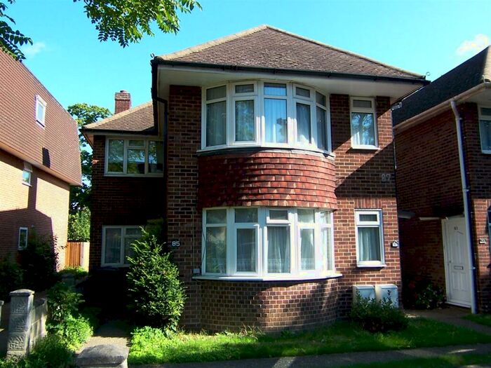 2 Bedroom Maisonette To Rent In Chestnut Grove New Malden, KT3