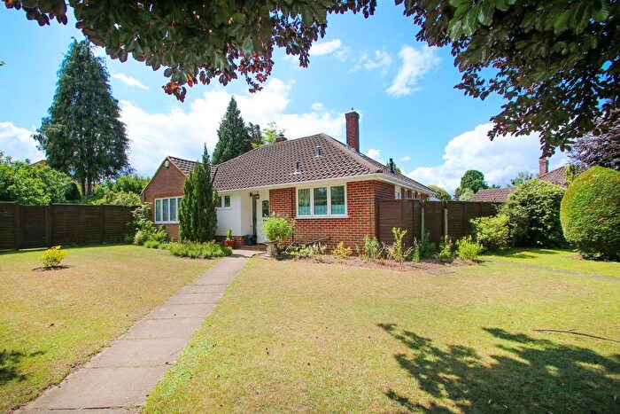 3 Bedroom Bungalow To Rent In Ashcroft, Shalford, Guildford, GU4