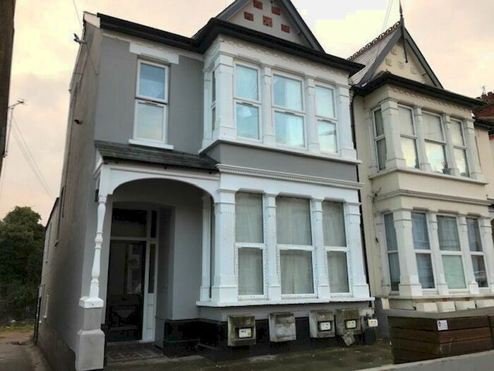 1 Bedroom Flat To Rent In York Road, Southend-On-Sea, SS1