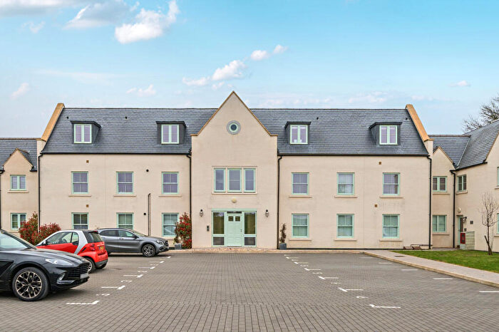2 Bedroom Flat For Sale In Windrush Heights, Burford, OX18