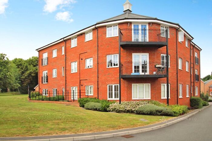 2 Bedroom Flat To Rent In Tenor Close, Buckingham, MK18
