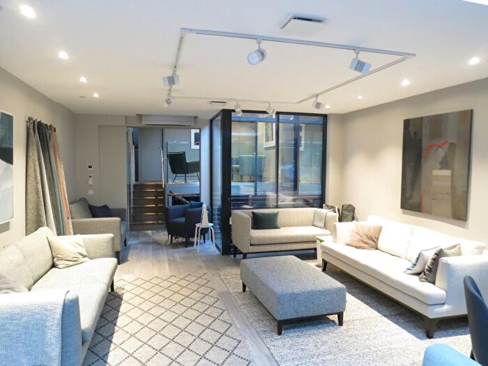 4 Bedroom Maisonette To Rent In Fulham Road London, SW10