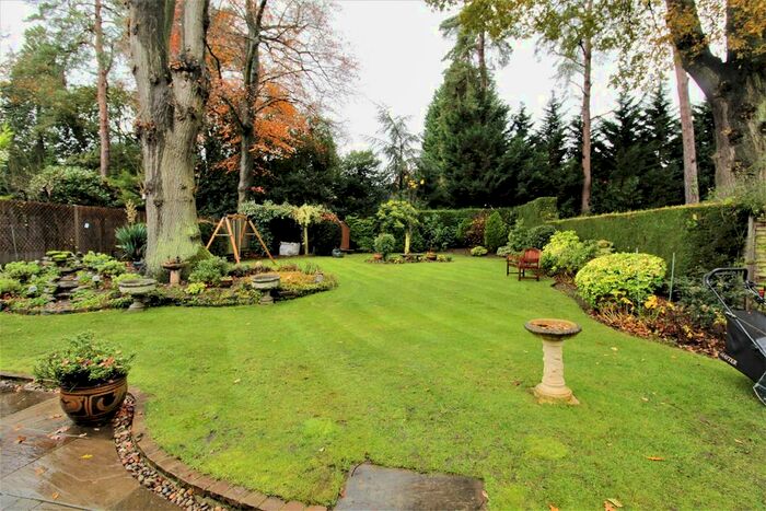 4 Bedroom Detached House To Rent In Berkeley Gardens, Pyrford, Woking, KT14