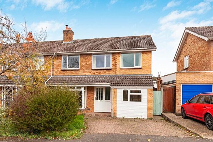 4 Bedroom Semi-Detached House To Rent In Mulcaster Avenue, Kidlington, OX5