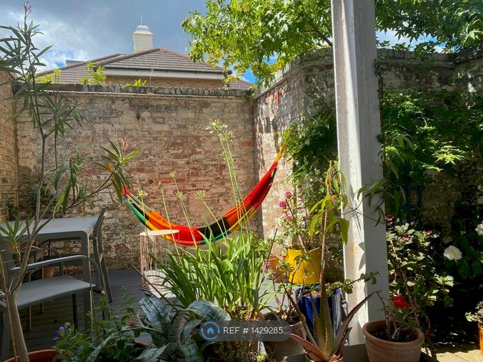 1 Bedroom Flat To Rent In Lambourn Road, London, SW4