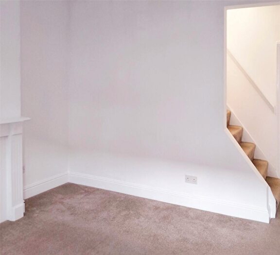 2 Bedroom House To Rent In Cyprus Road, Portsmouth, Hampshire, PO2