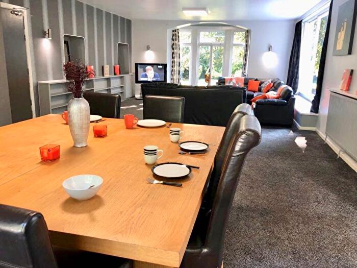 11 Bedroom Detached House To Rent In Rosehurst, LS6
