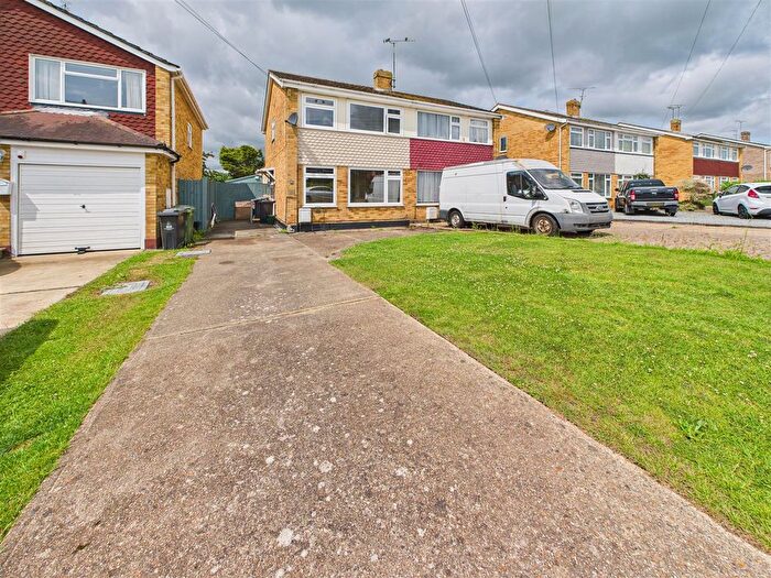 3 Bedroom Semi-Detached House For Sale In Bramley Way, Mayland, CM3