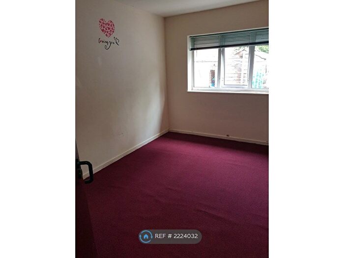 3 Bedroom Flat To Rent In Cannon Hill Road, Birmingham, B12