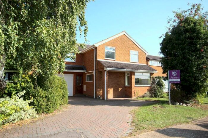 5 Bedroom Detached House To Rent In Wessex Gardens, Twyford, Reading, Berkshire, RG10