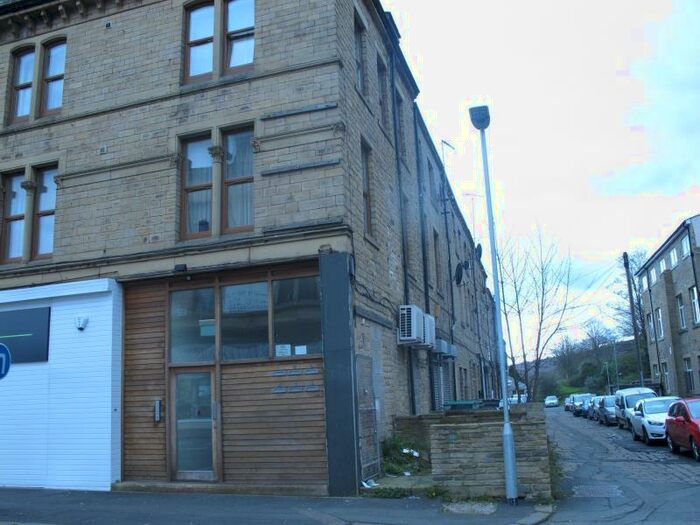 1 Bedroom Flat To Rent In Charles Street, Shipley, BD17